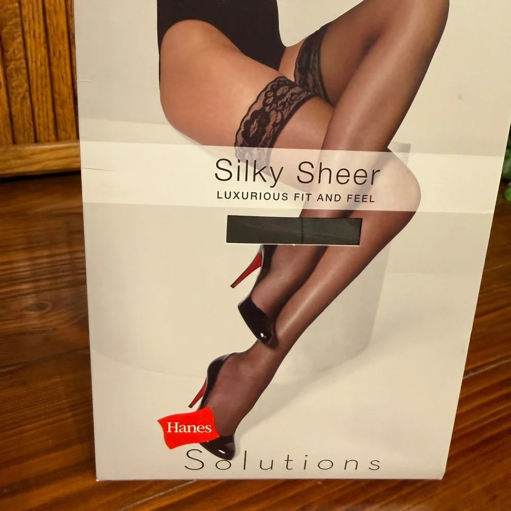Hanes Solutions Thigh High Stockings Women L Barely Black New Silky Sheer 01629